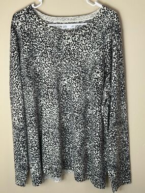 Croft & Barrow Cream and Black Animal Print Lightweight Crewneck Sweater